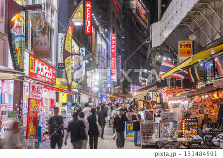 《東京都》アメ横商店街・上野の賑わう市場 131484591