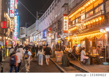 《東京都》御徒町駅前通り商店会・上野の賑わう商店街 131484822