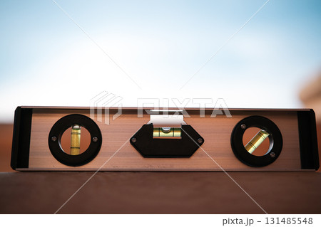 Construction level for measuring surface evenness Construction level for measuring surface evenness 131485548