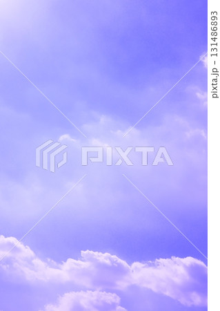 雲のある青空(壁紙素材) 131486893
