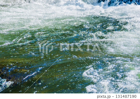 夏の川　川の流れのアップ58 131487190