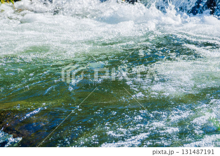 夏の川　川の流れのアップ59 131487191