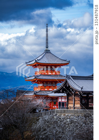 冬の荘厳な清水寺 冬の荘厳な清水寺 131487918