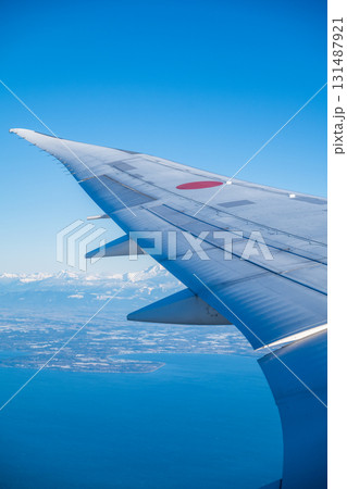 カナダバンクーバーの上空を飛ぶ飛行機からの景色 カナダバンクーバーの上空を飛ぶ飛行機からの景色 131487921