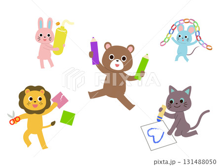 いろんな工作に取り組んでいるかわいい動物たち いろんな工作に取り組んでいるかわいい動物たち 131488050