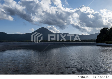 秋の夕方の宇曾利山湖　恐山 131488612