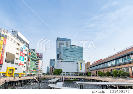 宮城県仙台市　JR仙台駅西口（ぺデストリアンデッキ）と周辺の街並み 131490173