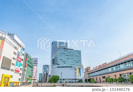 宮城県仙台市　JR仙台駅西口（ぺデストリアンデッキ）と周辺の街並み 131490179