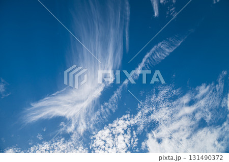 青空に浮かぶ雲 131490372