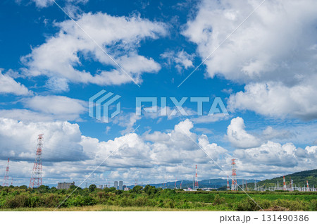 淀川の空に浮かぶ雲 大阪府高槻市 枚方市 淀川の空に浮かぶ雲 大阪府高槻市 枚方市 131490386