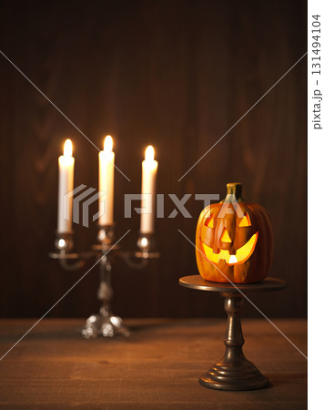 ハロウィンイメージ　オバケカボチャとキャンドル 131494104