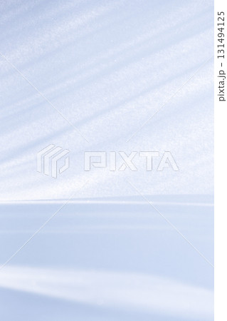 デコボコとした雪模様 131494125