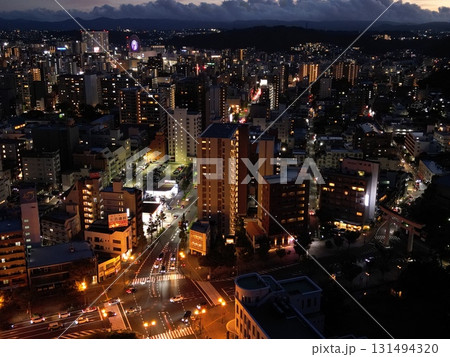 鹿児島市の国道3号線沿いの東千石町の街の夜景空撮 131494320