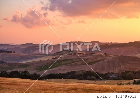 Valle dorcia and Sunset 131495013