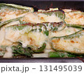 オーブンで焼いたチーズ入りピーマン 131495039
