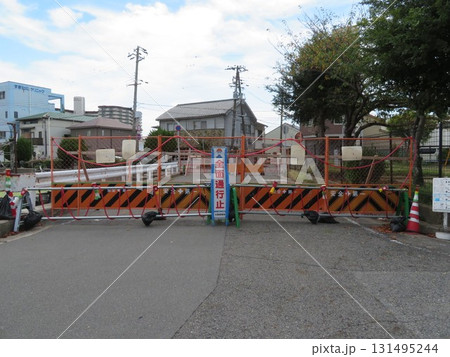 封鎖された道路 全面通行止め 封鎖された道路 全面通行止め 131495244