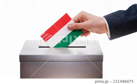 ハンガリーの国旗の投票用紙を投票する手と投票箱。選挙。 131496075