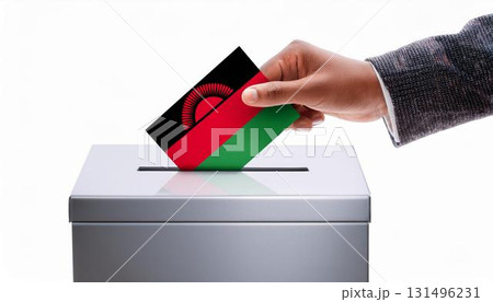 マラウイの国旗の投票用紙を投票する手と投票箱。選挙。 131496231