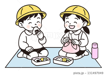 遠足のお弁当を楽しむ幼稚園児のかわいいイラスト 遠足のお弁当を楽しむ幼稚園児のかわいいイラスト 131497049