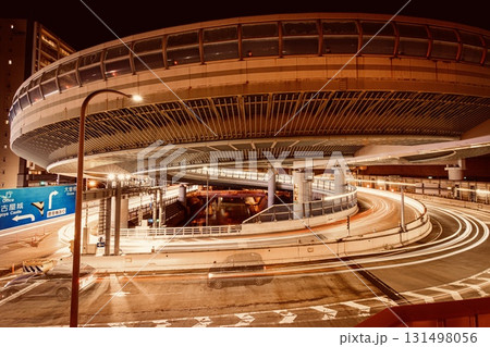 名古屋市、黒川インターチェンジの大蛇のようなループ線の夜景 131498056