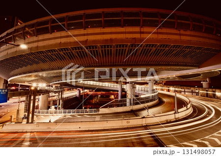 名古屋市、黒川インターチェンジの大蛇のようなループ線の夜景 131498057