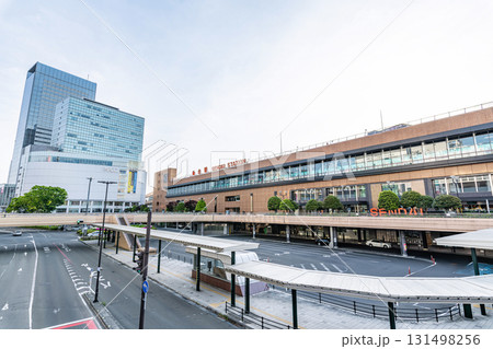 宮城県仙台市　JR仙台駅西口（ぺデストリアンデッキ）と周辺の街並み 131498256