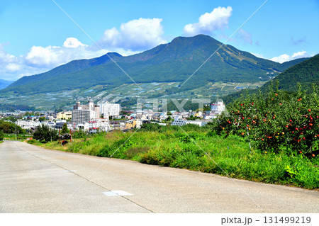 高社山、湯田中駅周辺を望む(長野県山ノ内町)【2025.9】 131499219