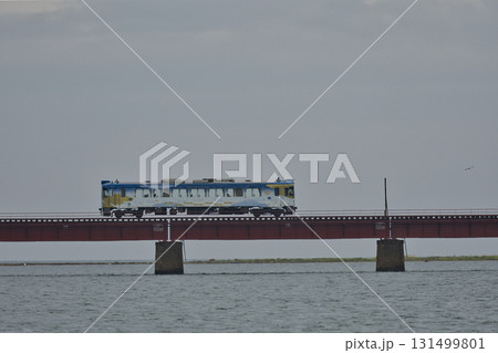 丹鉄　由良川橋梁を走るKTR800形「海の京都トレイン」1 131499801