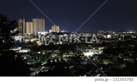 三ツ目山公園展望広場から見た夜景、JR横浜線と京王電鉄の橋本駅周辺の高層ビル群など 131503785