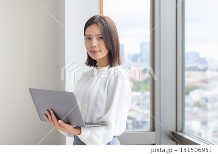 ビジネスウーマン ビジネスウーマン 131506951