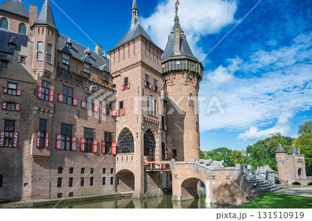 Dutch Castle View 131510919