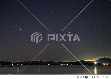 瀬戸内の冬の星景 未明の空に昇るさそり座 瀬戸内の冬の星景 未明の空に昇るさそり座 131511344