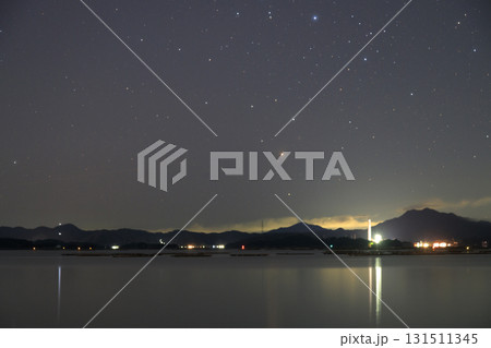 瀬戸内の冬の星景　未明の空に昇るさそり座 131511345