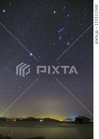 瀬戸内の冬の星景色　南中するオリオン座とカノープス 131511349