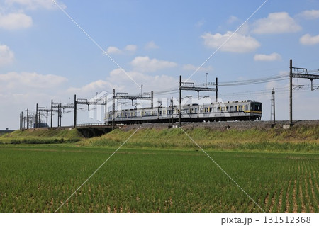 東武日光津光線を走る上り普通電車 131512368