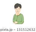 腕組みをして考える若い男性 131512632