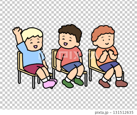授業を聞く子供たち　机なし　3人 131512635