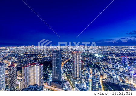 【夜景100選】東京都、サンシャイン60展望台から眺める池袋の夜景（新宿方面） 131513012