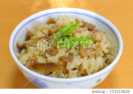 炊き立ての吉野鶏めし（郷土料理） 131513620