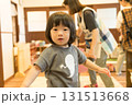 おもちゃで遊ぶ女の子の幼児 131513668