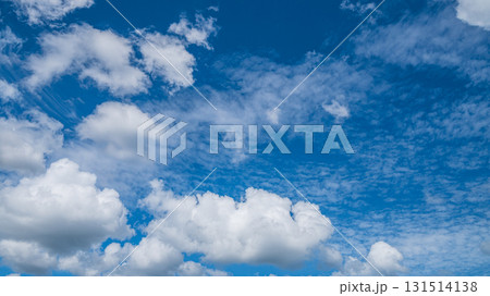 青空に浮かぶ雲 131514138