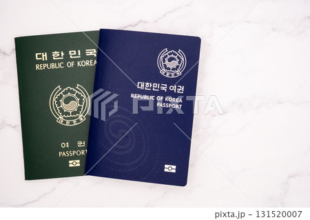 韓国 新 旧 パスポート 大理石背景 131520007