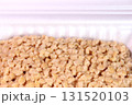 パック入りのひきわり納豆　クローズアップ 131520103