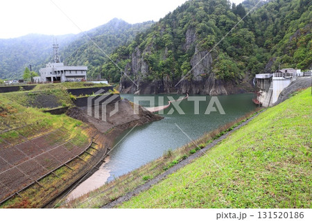 豊平峡ダム資料室方面から見た定山湖と豊平峡ダム 豊平峡ダム資料室方面から見た定山湖と豊平峡ダム 131520186