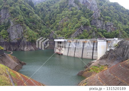 豊平峡ダム資料室方面から見た定山湖と豊平峡ダム 豊平峡ダム資料室方面から見た定山湖と豊平峡ダム 131520189