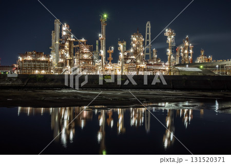 【工場夜景の聖地】 四日市の工場夜景 (三重県 四日市市 大正橋) 【工場夜景の聖地】 四日市の工場夜景 (三重県 四日市市 大正橋) 131520371