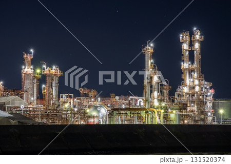 【工場夜景の聖地】 四日市の工場夜景 （三重県 四日市市 大正橋） 131520374