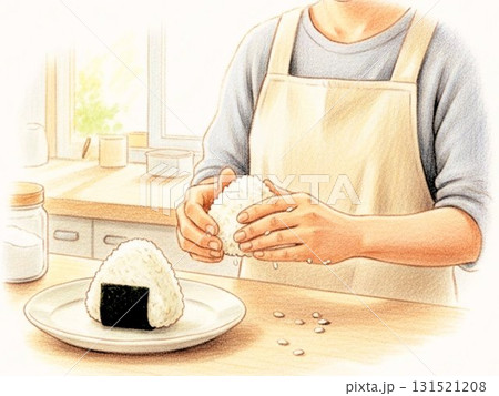 母の手で握られる三角おにぎりのイラスト 131521208