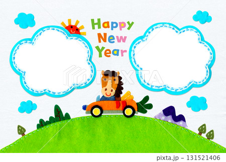 ドライブする馬の楽しいアップリケフォトフレーム年賀状 2026／横型・挨拶文なし 131521406