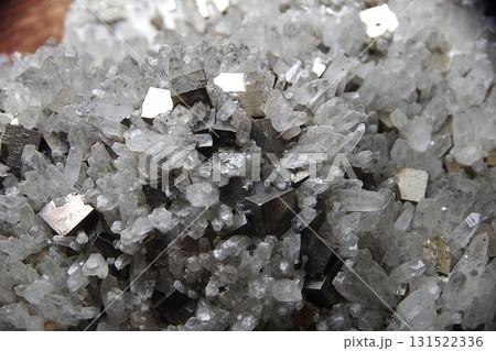 水晶クラスター 131522336